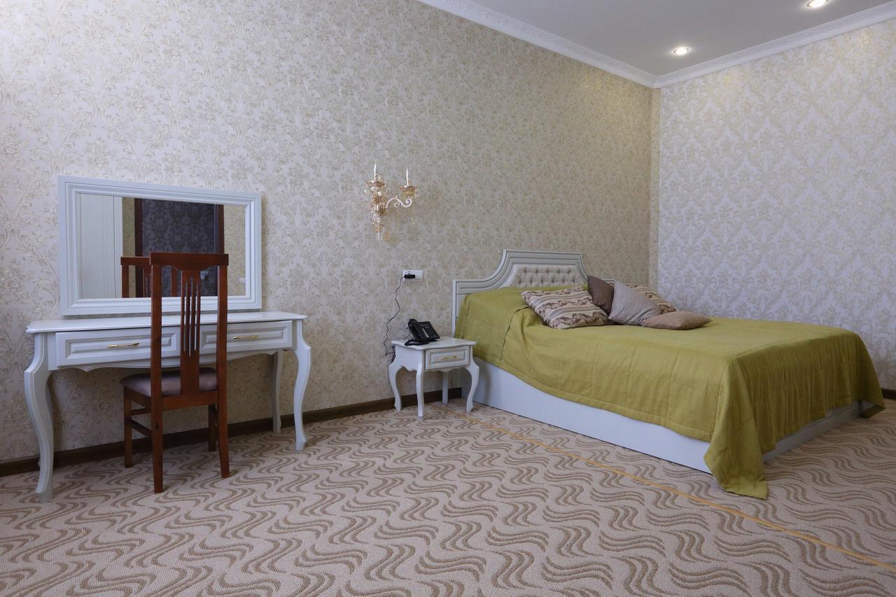 Hotel Bahetle Экибастуз Экстерьер фото